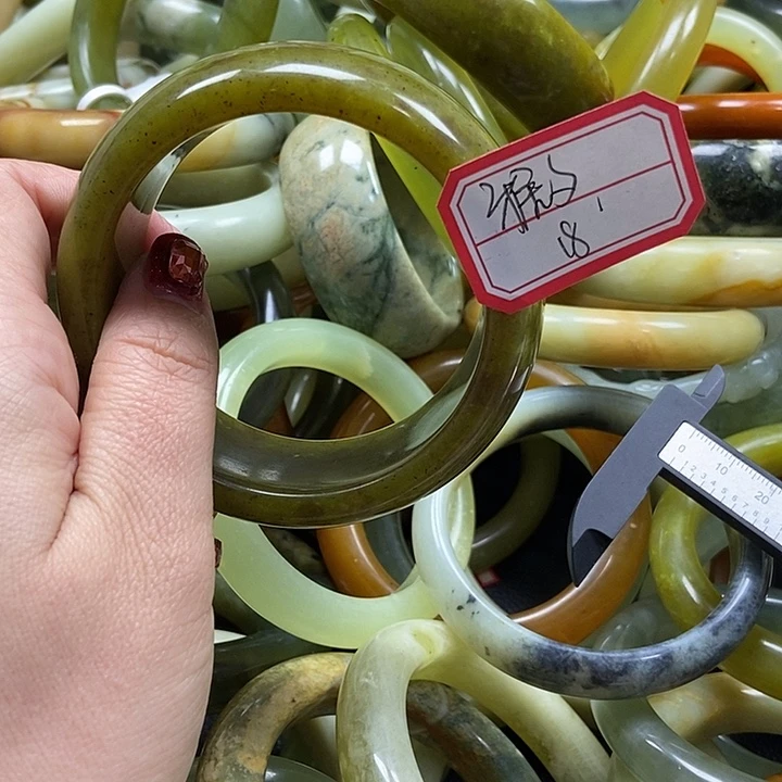 蛇纹石玉手镯未镶嵌雅*