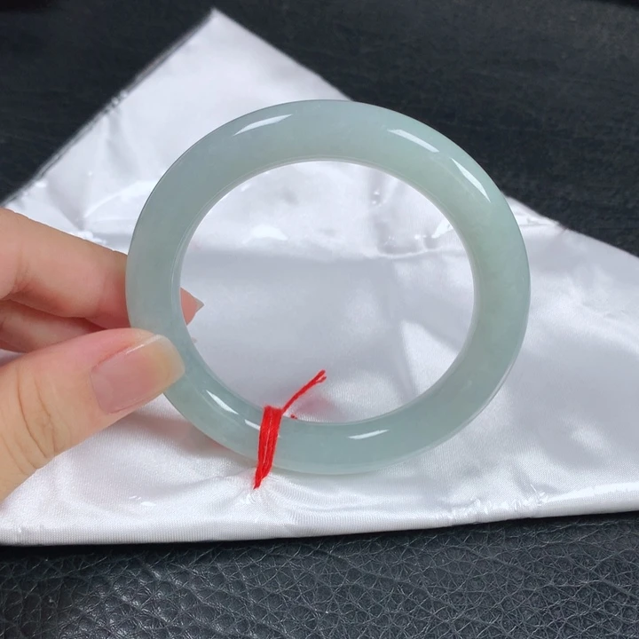 未镶嵌手镯（圆镯）翡翠