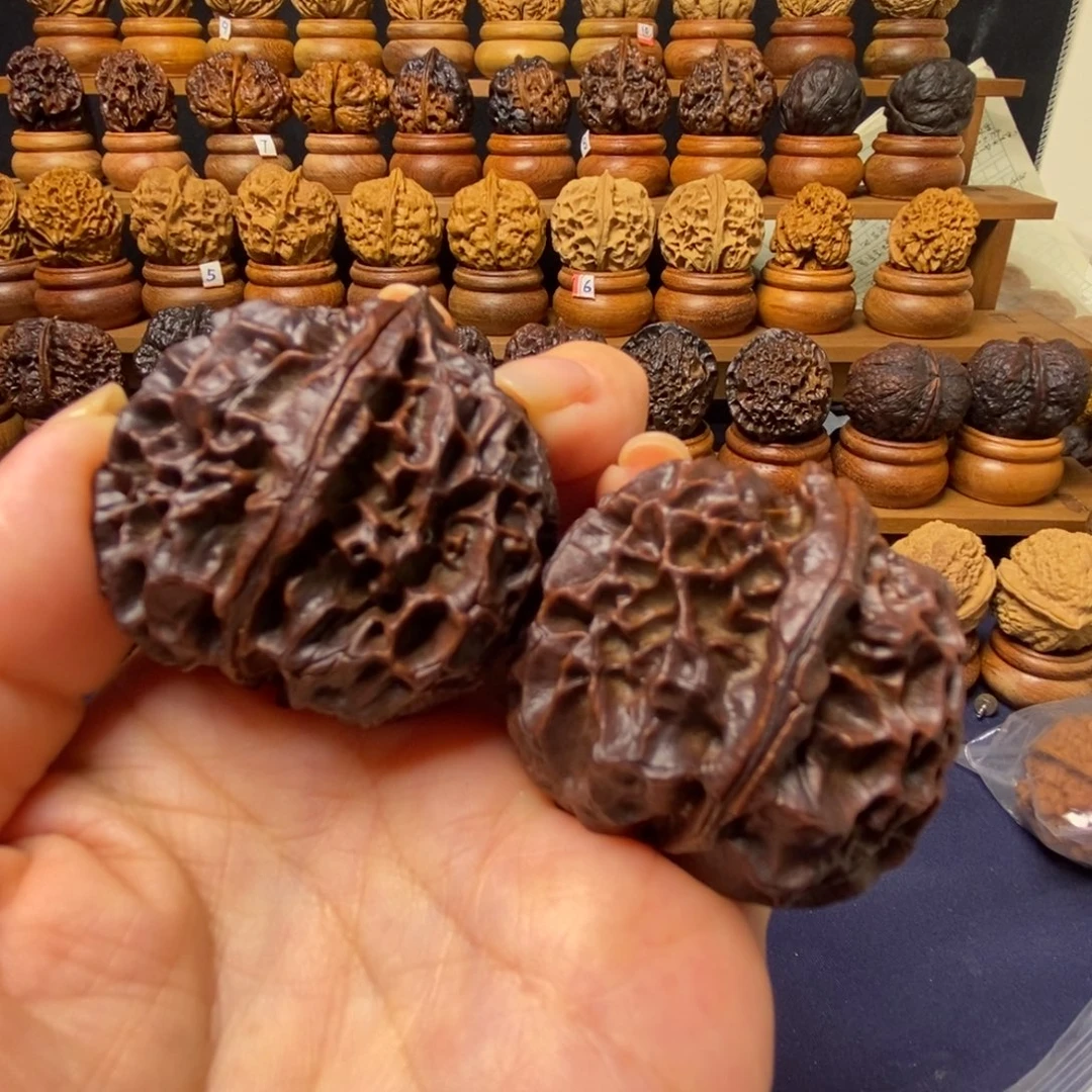 文玩核桃吊坠凤凰牡丹45