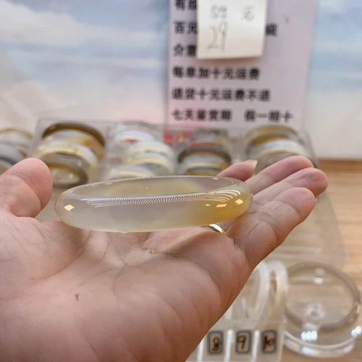 【闪购商品】玛瑙/玉髓手镯未镶嵌时*倩