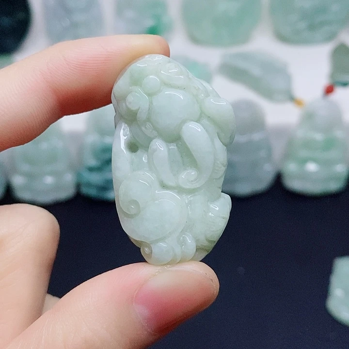 翡翠未镶嵌颈饰吊坠