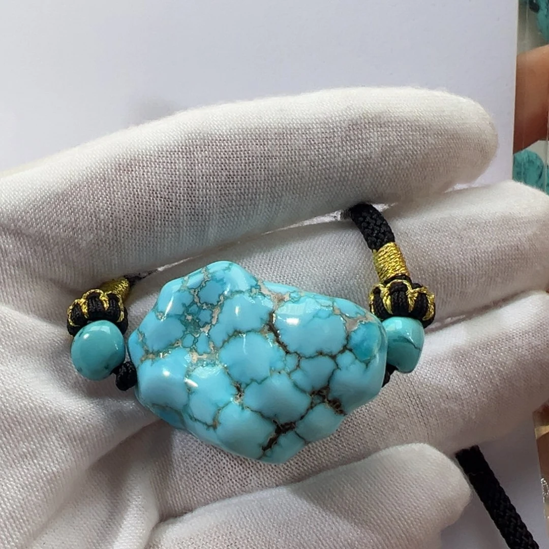 绿松石未镶嵌挂件