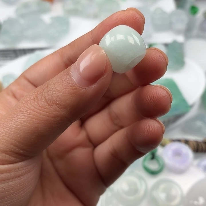 翡翠未镶嵌颈饰纯A