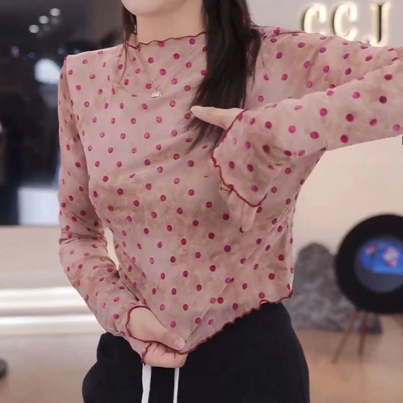 2025年春夏新款时尚设计圆领植绒波点长袖T恤上衣女显瘦百搭罩衫