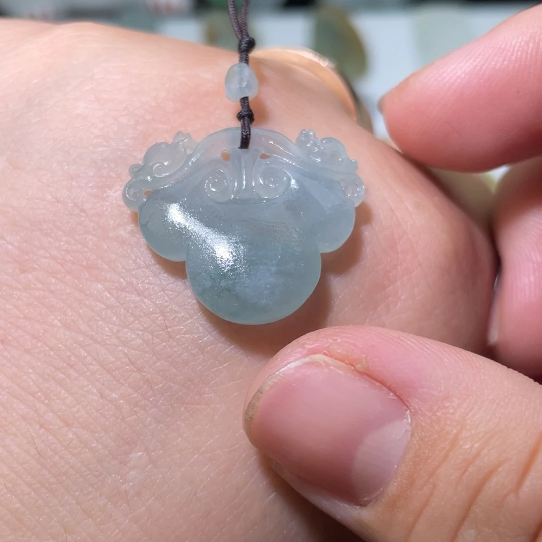 定制翡翠未镶嵌如意