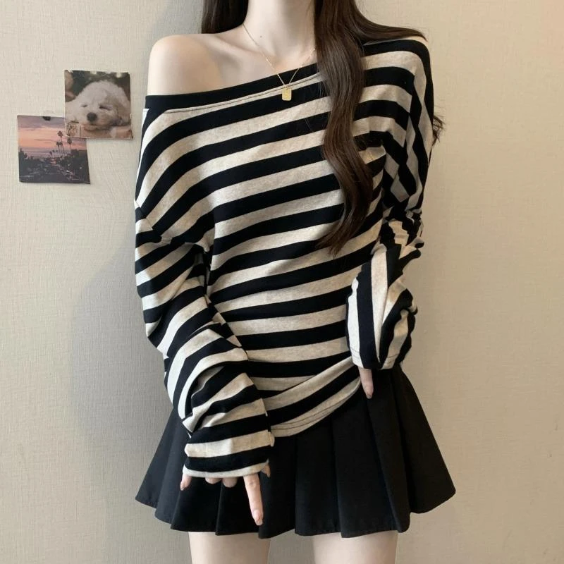 条纹长袖t恤女春秋2025新款宽松大码胖mm显瘦一字露肩打底衫上衣