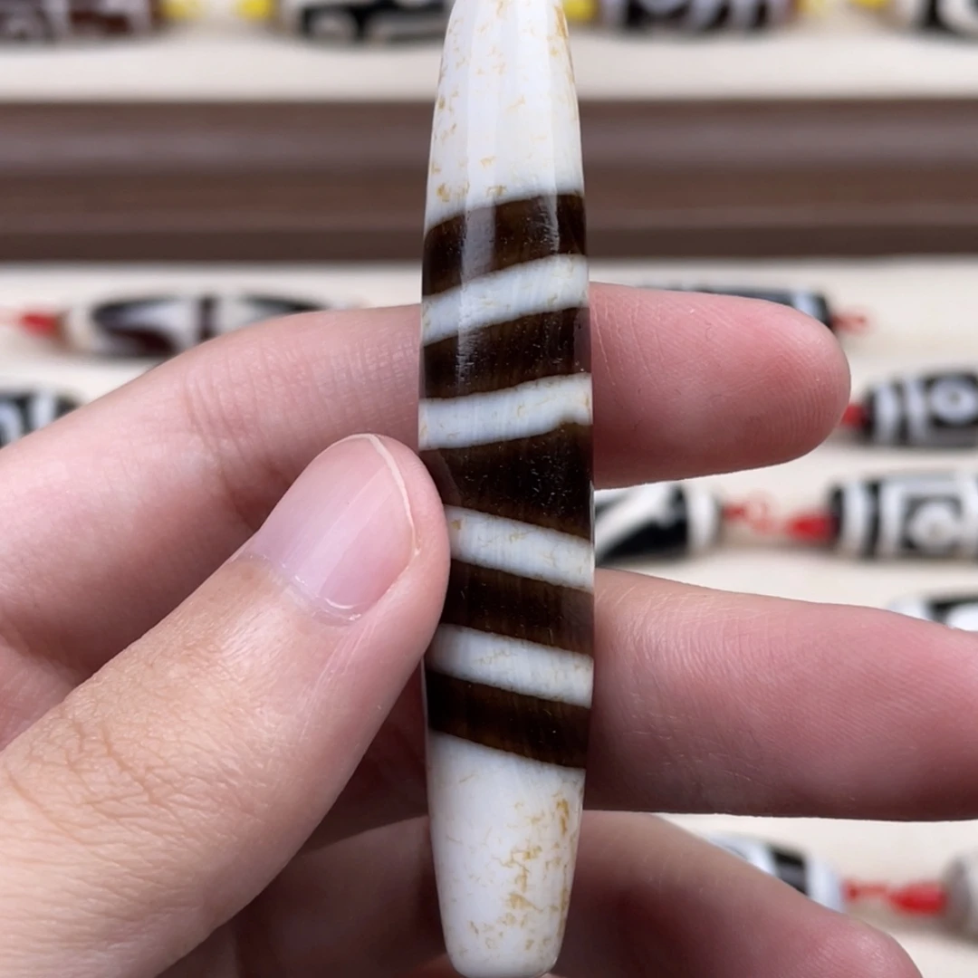 心****玛瑙/玉髓裸珠66.6 10.4 行运线珠
