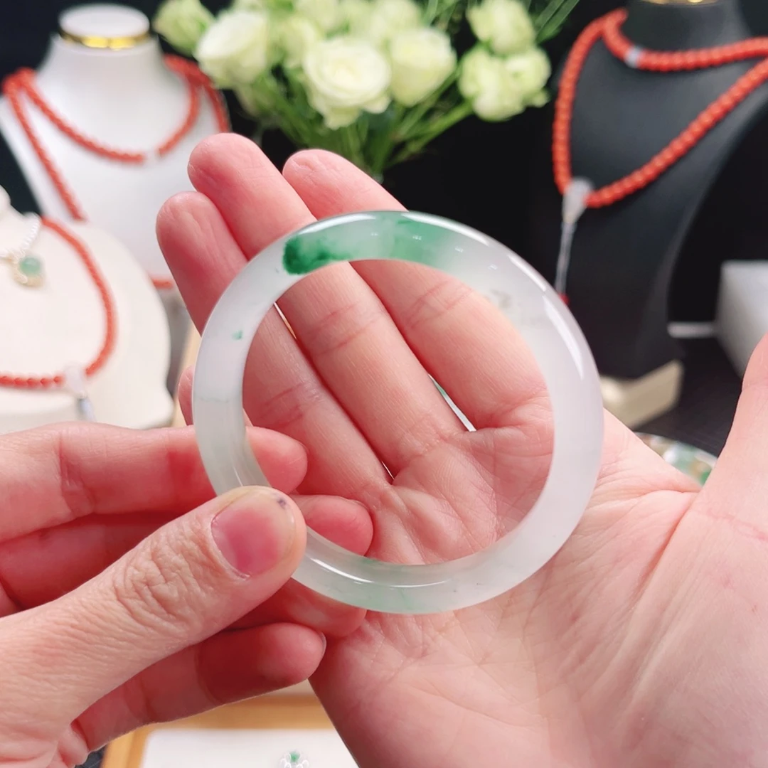 石英质玉未镶嵌手镯