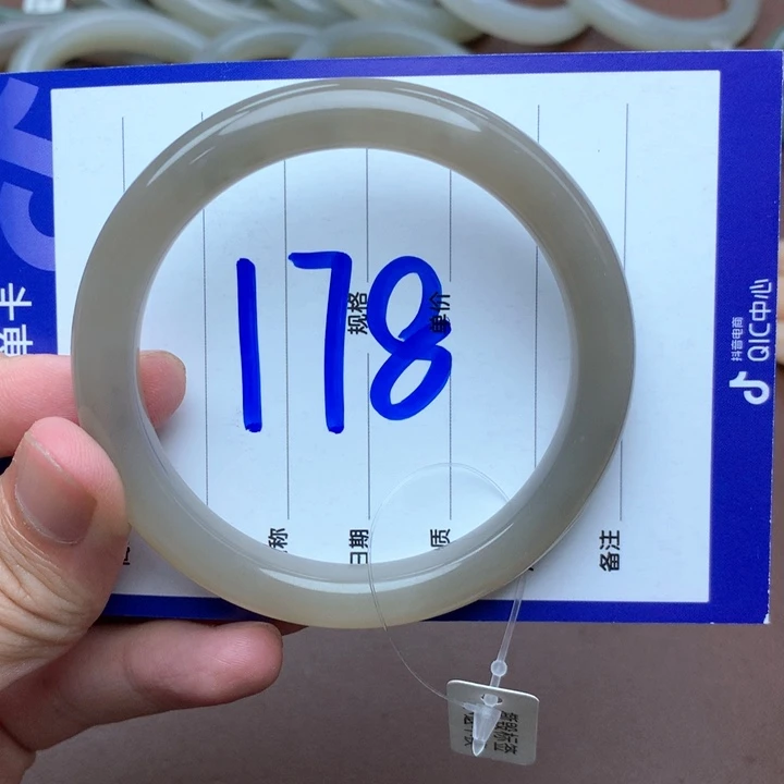 和田玉手镯未镶嵌57