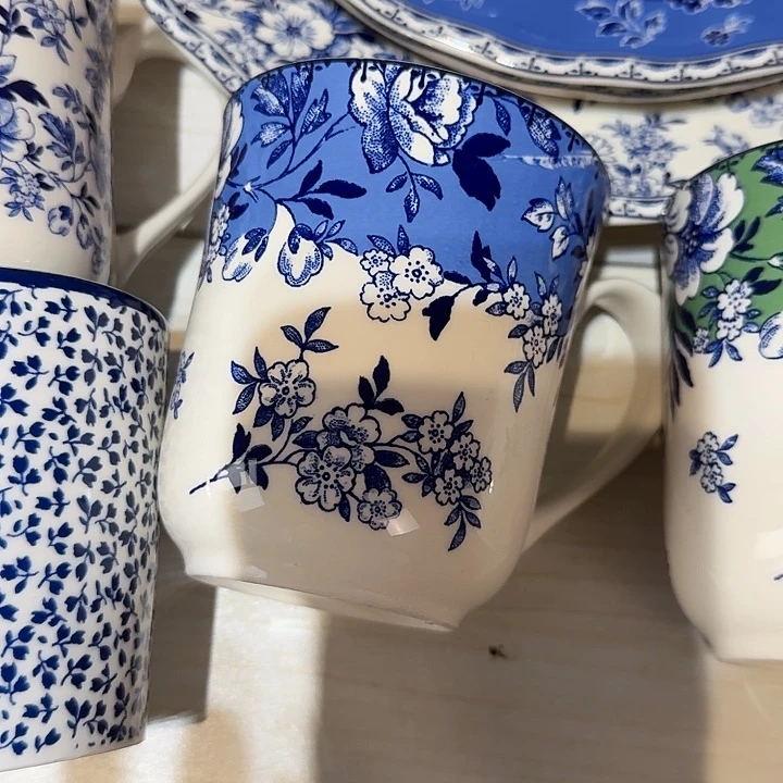 微瑕蓝色马克杯一个