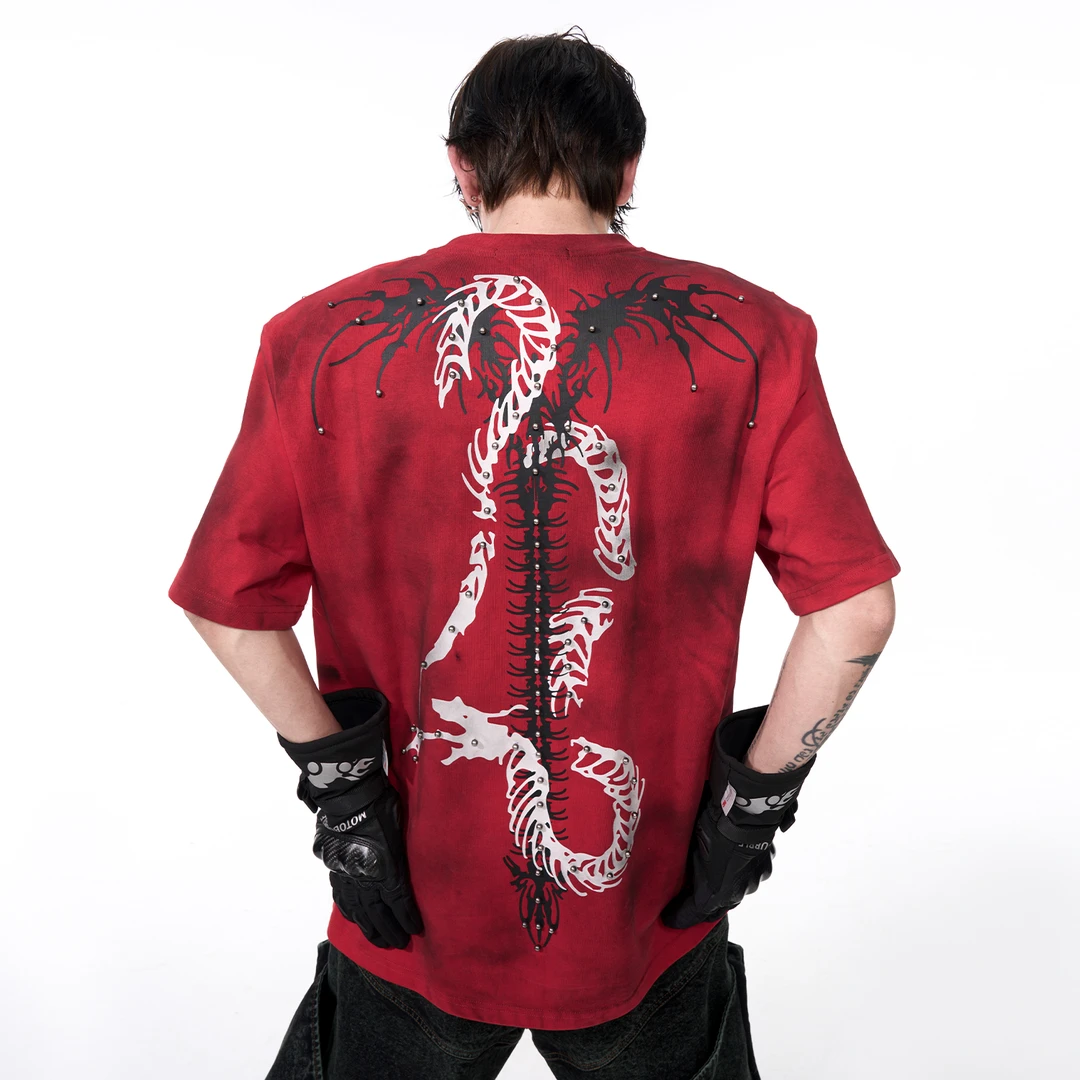 STARTEXCEEDEND 铆钉脊骨灵蛇垫肩短袖男夏季红色扎染T恤痞帅