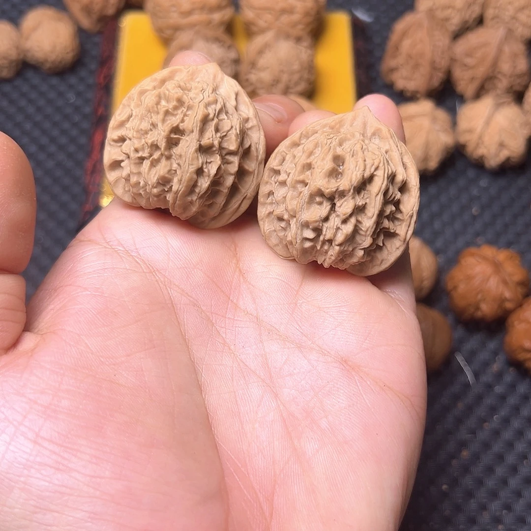 文玩核桃吊坠野生