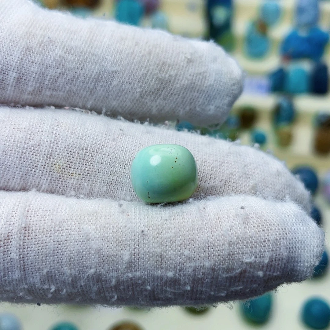 绿松石颈饰未镶嵌