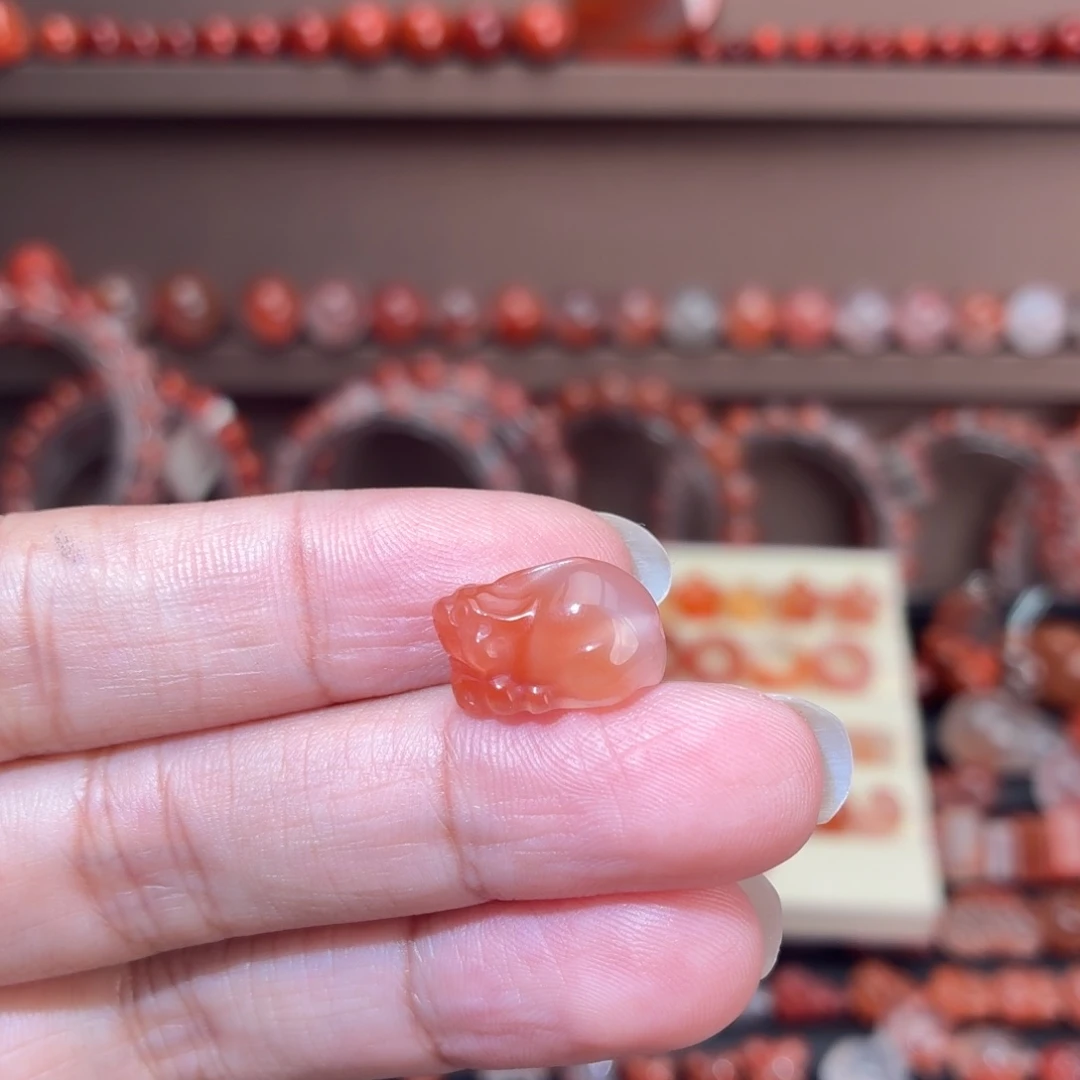 上***懿未镶嵌川料南红玛瑙貔貅