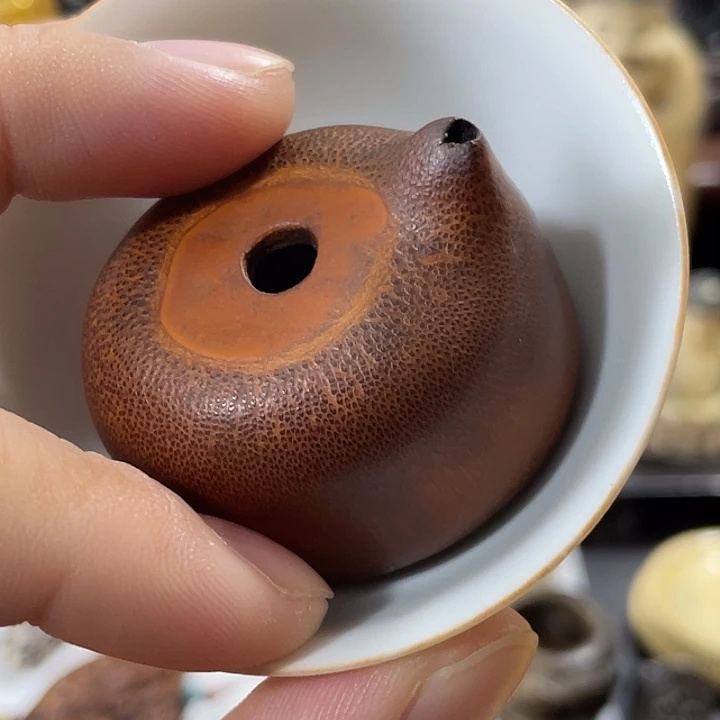 瓷片精致雕刻工艺精湛