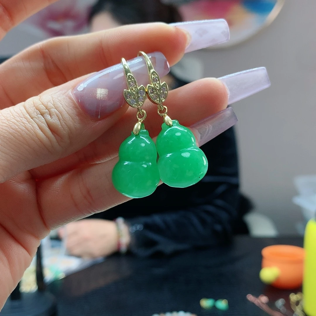 【闪购商品】石英质玉耳钉未镶嵌