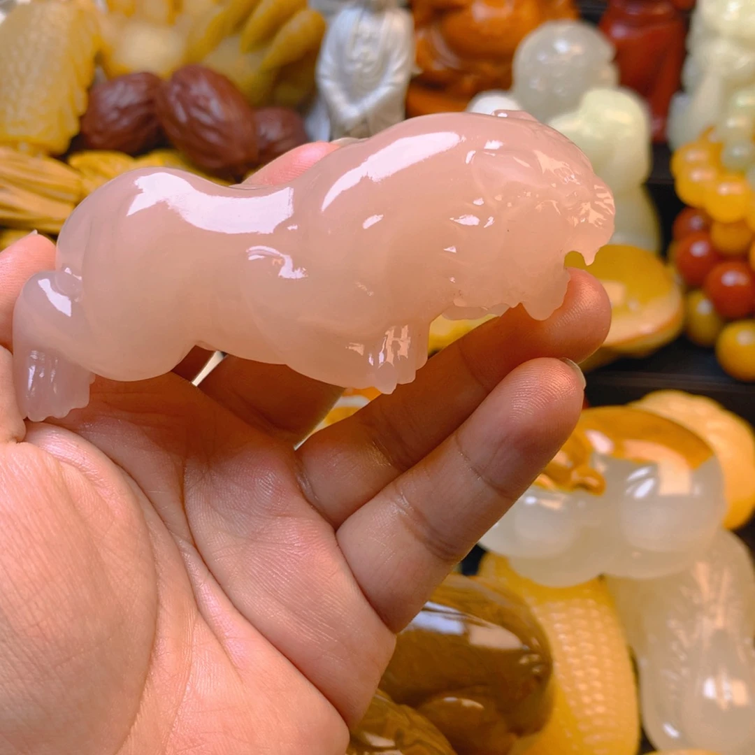 王*新疆五彩石老虎