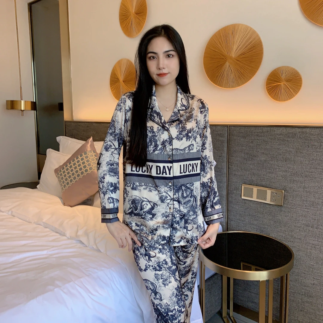 冰雪丝翻领水墨画高级感春秋时尚家居服印花两件套