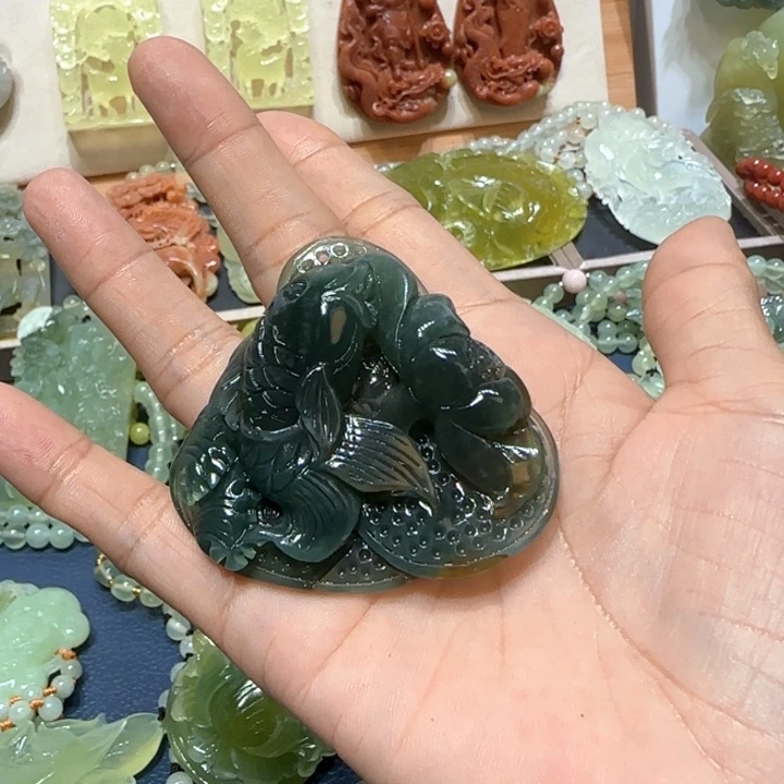 未镶嵌蛇纹石玉吊坠小****