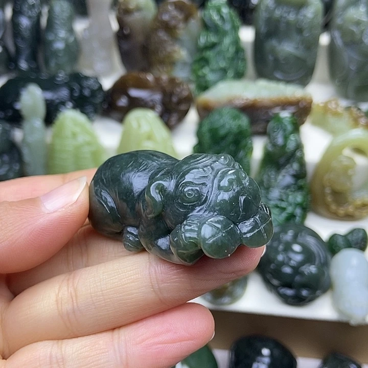 和田玉未镶嵌颈饰