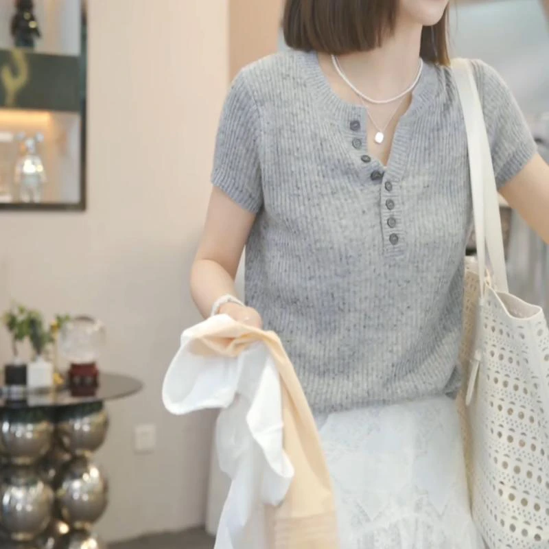 2025春秋季新款时尚气质休闲打底针织衫百搭小众设计感女上衣短袖