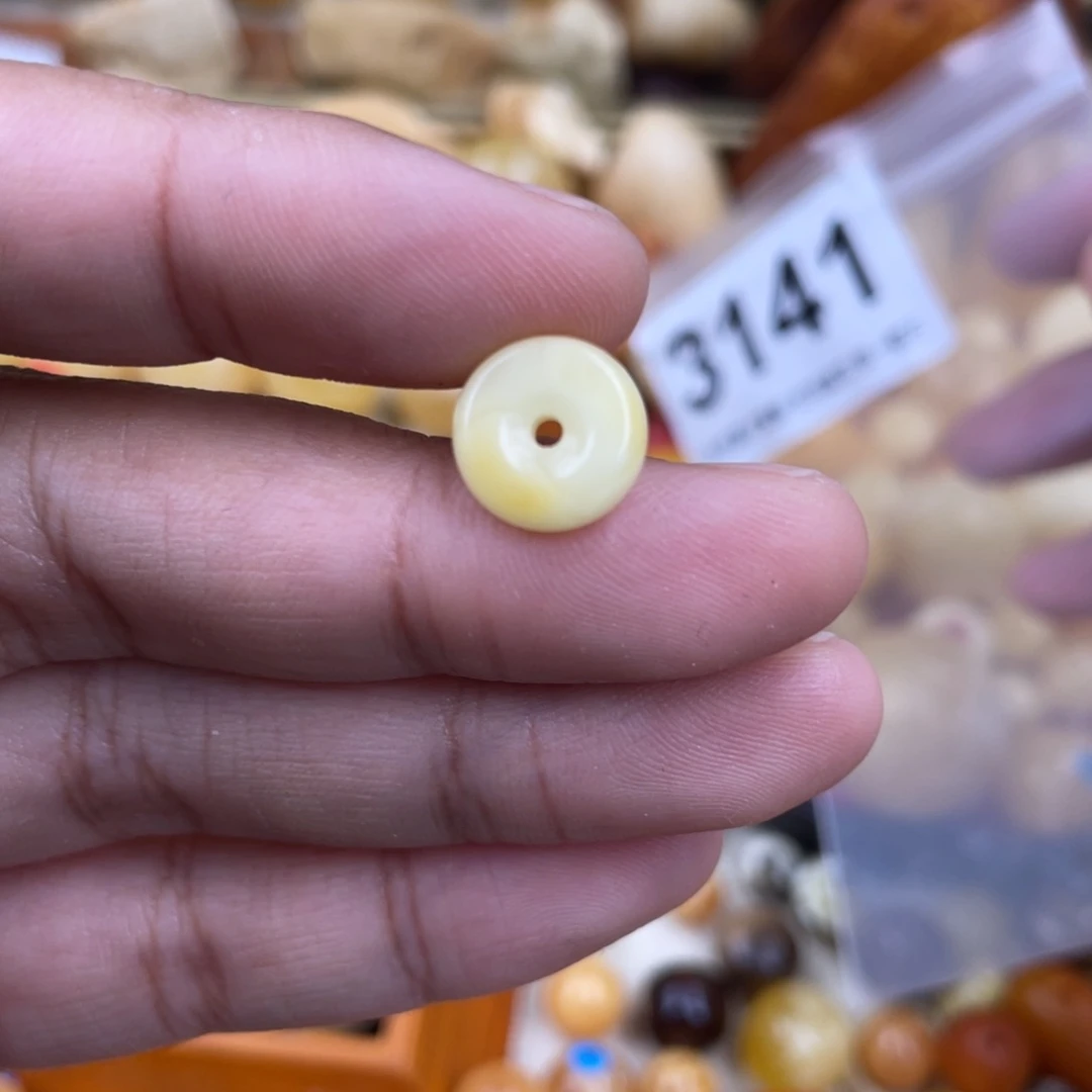 未镶嵌蜜蜡珠宝奇石10.9