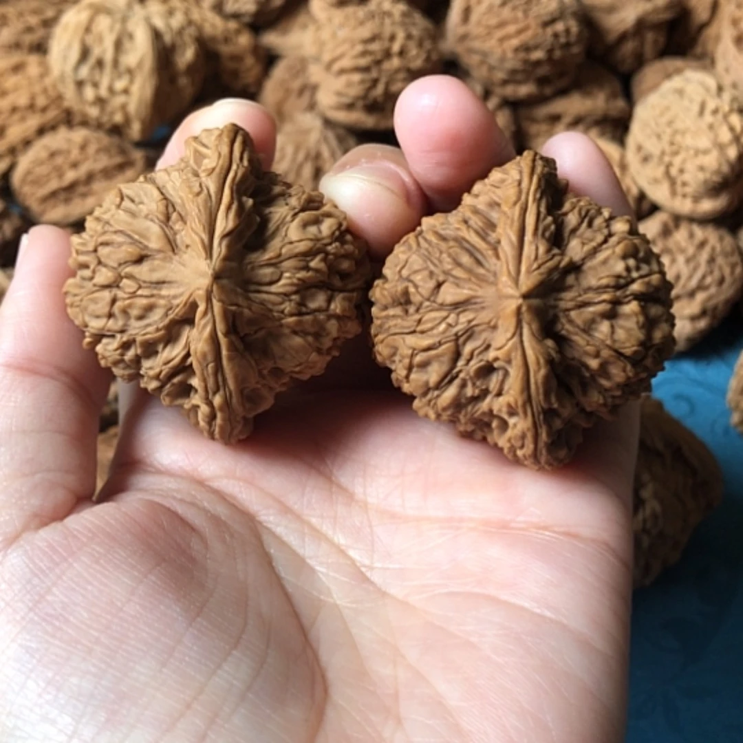 【闪购商品】文玩核桃把件一代将