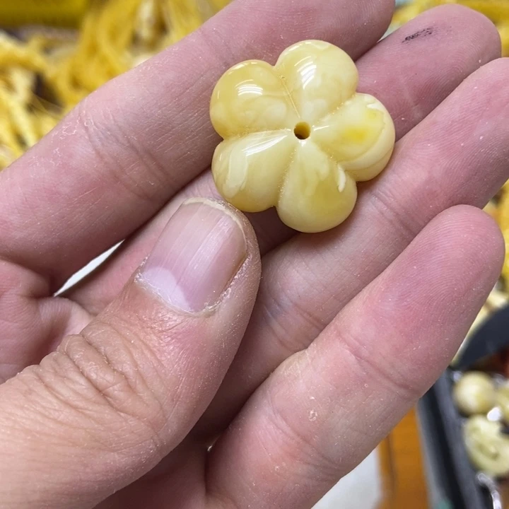 裸石蜜蜡未镶嵌吊坠