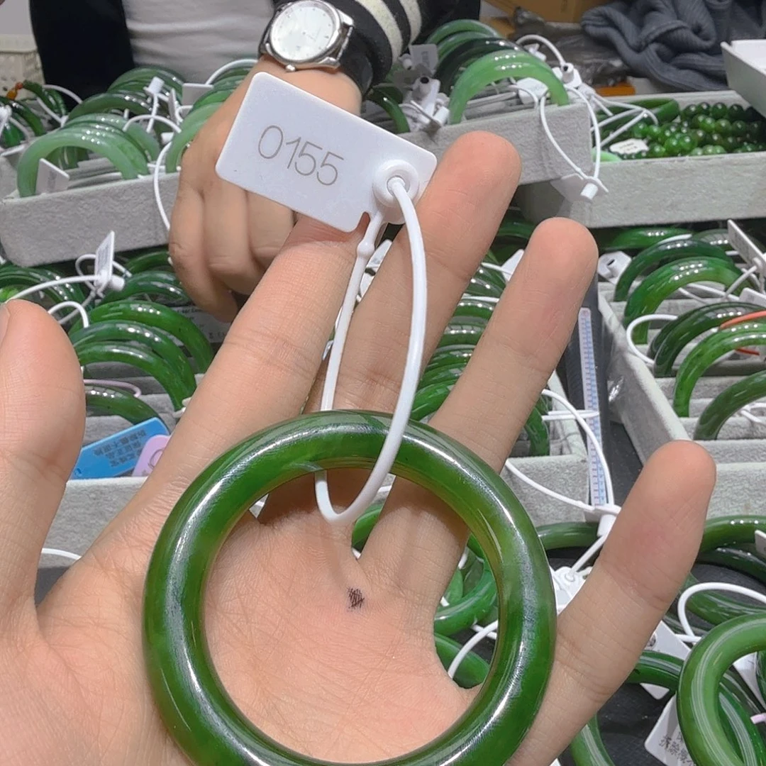 和田玉（碧玉）未镶嵌手镯