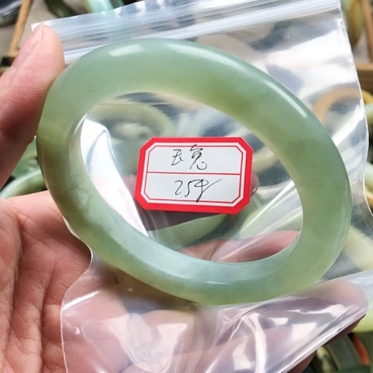 蛇纹石玉手镯未镶嵌玉*