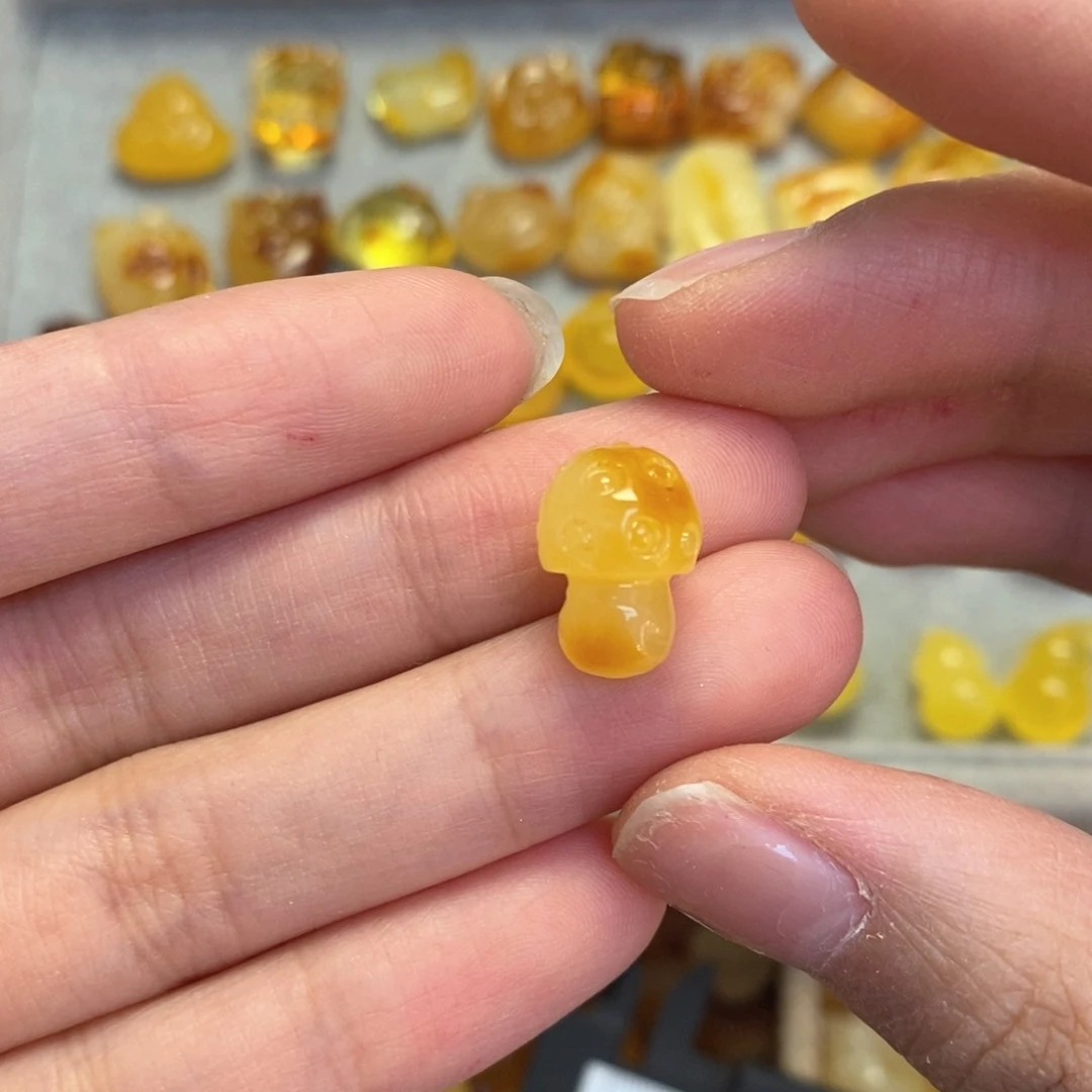 蜜蜡颈饰未镶嵌蘑菇