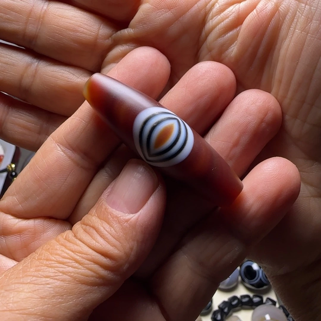 玛瑙/玉髓颈饰未镶嵌极*