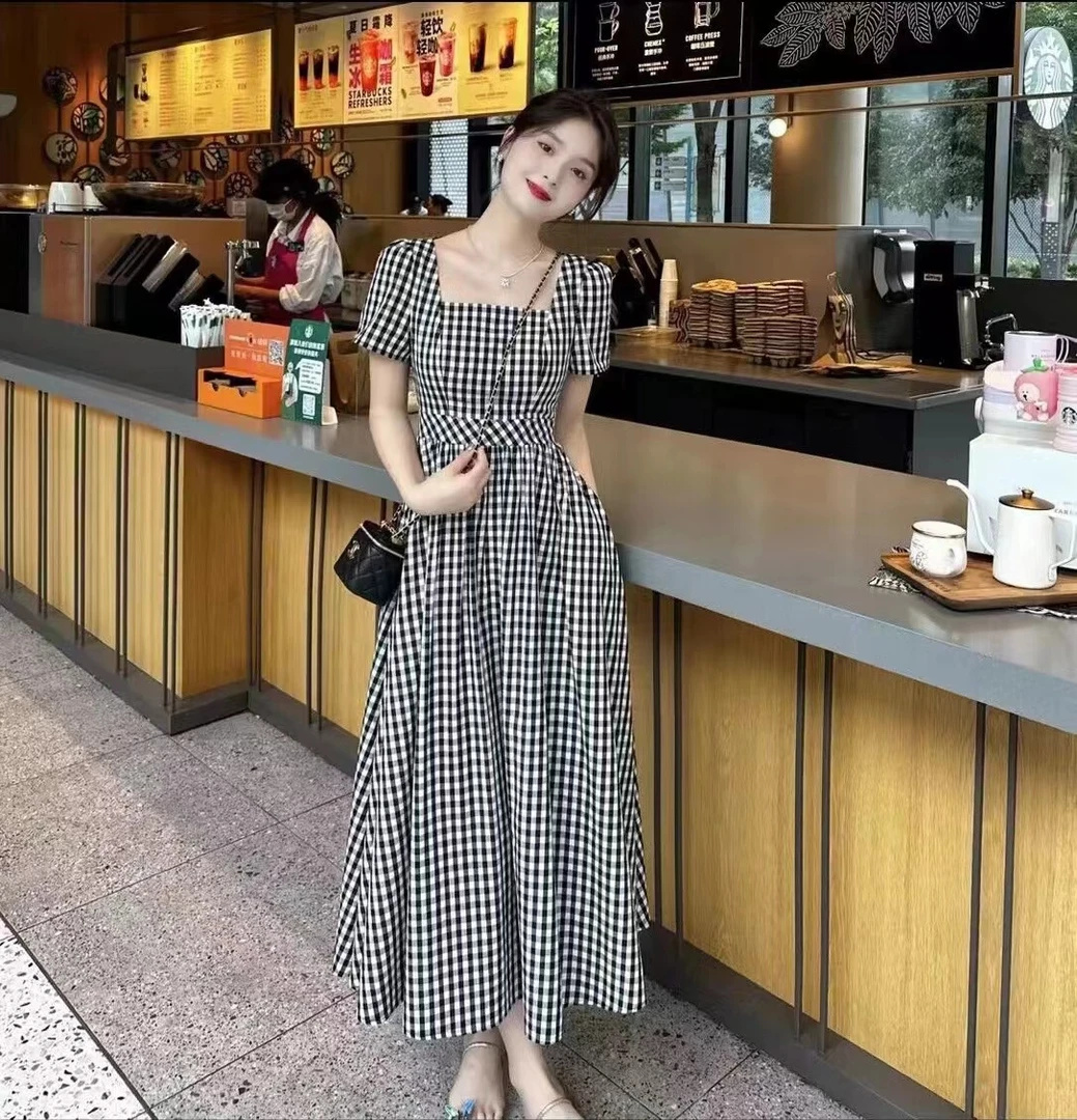 2025夏季新款格子连衣裙女装中长款收腰时尚洋气轻奢气质方领长裙