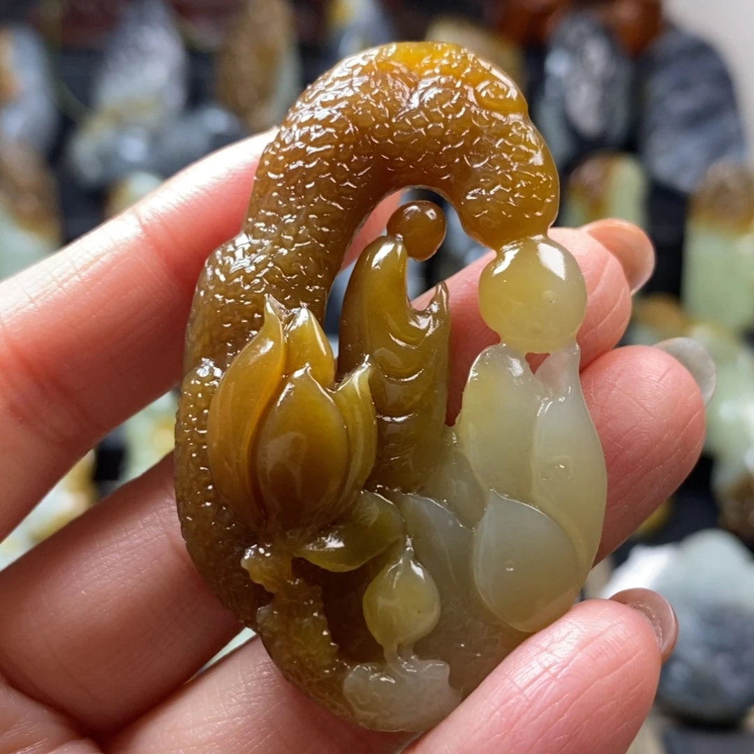 和田玉未镶嵌挂件