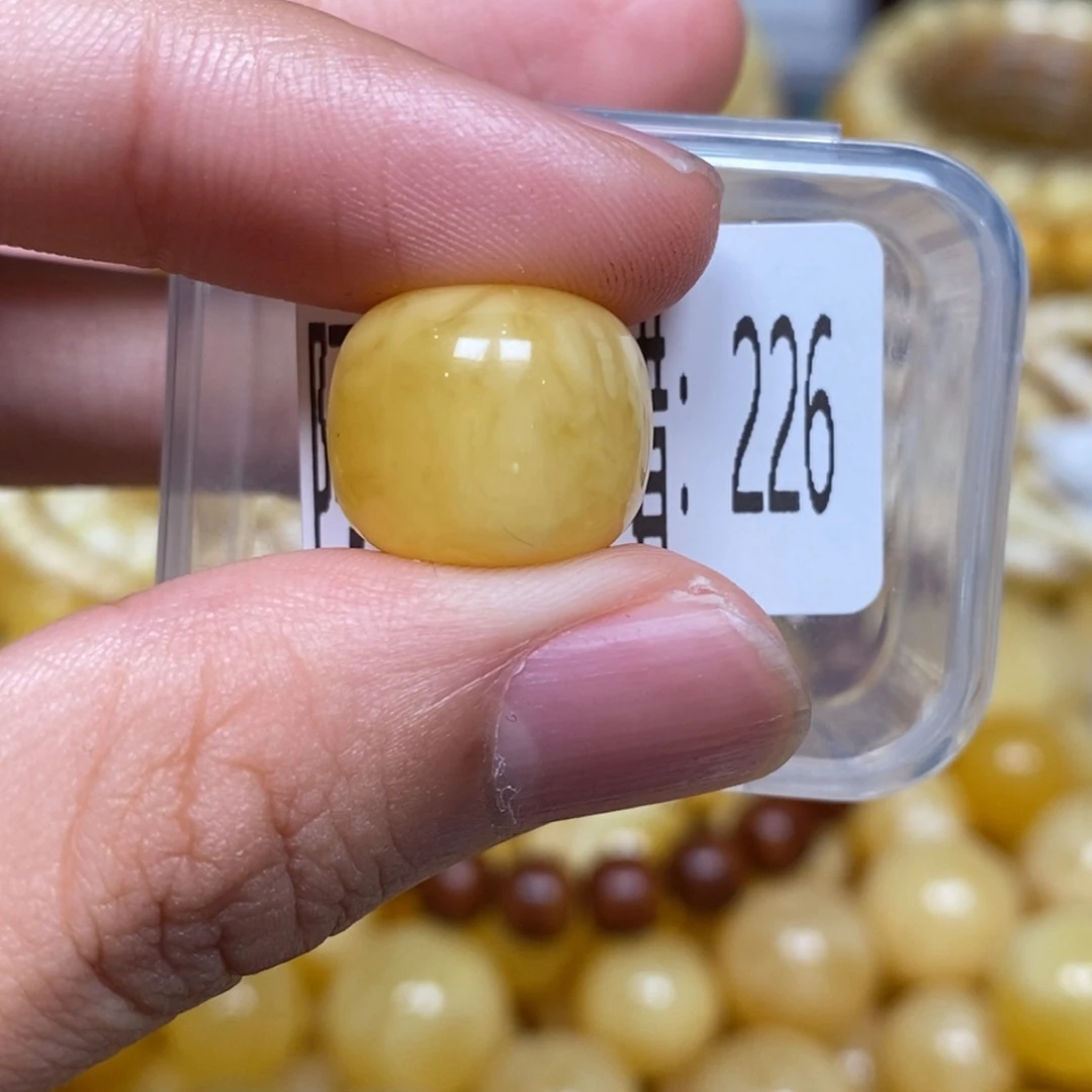 蜜蜡未镶嵌珠宝奇石226