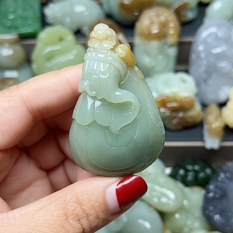 颈饰未镶嵌和田玉