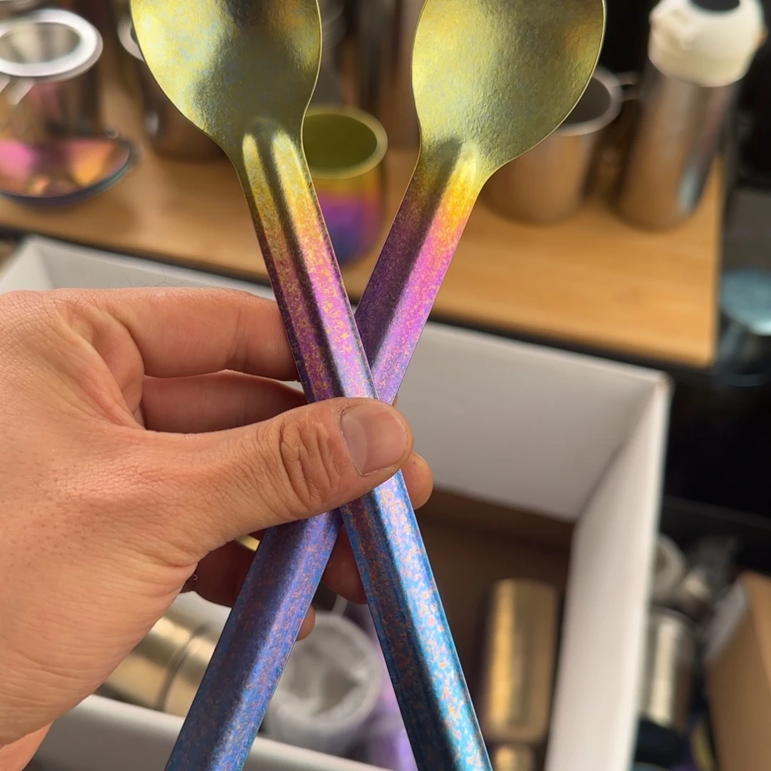 金属两个长柄勺炫彩微瑕