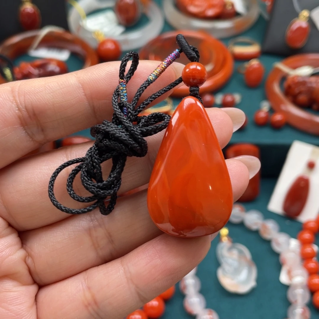 南红玛瑙未镶嵌川料南红满肉水滴吊坠微瑕