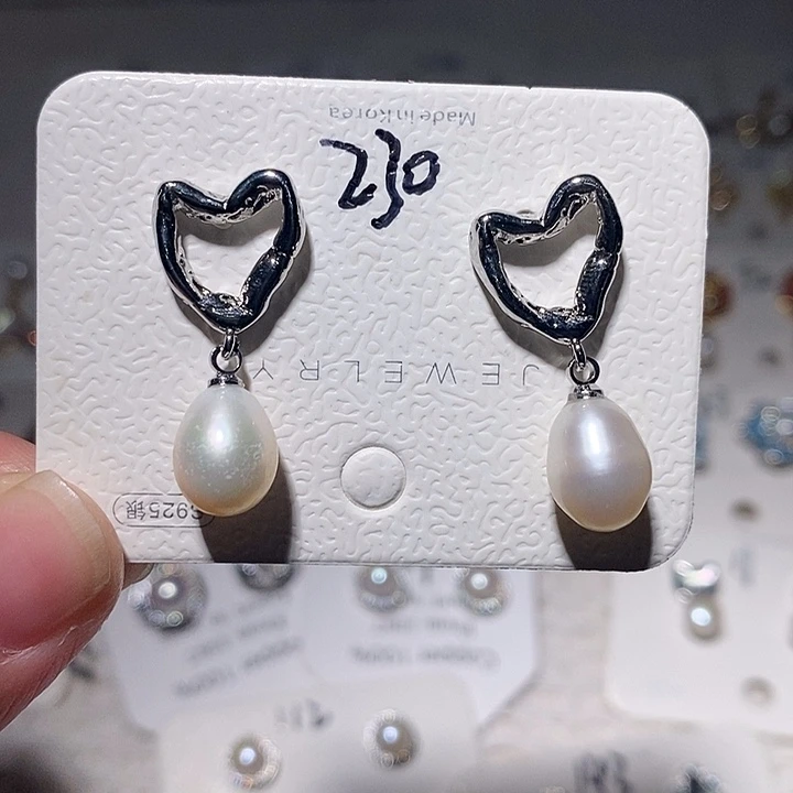 淡水珍珠耳饰未镶嵌