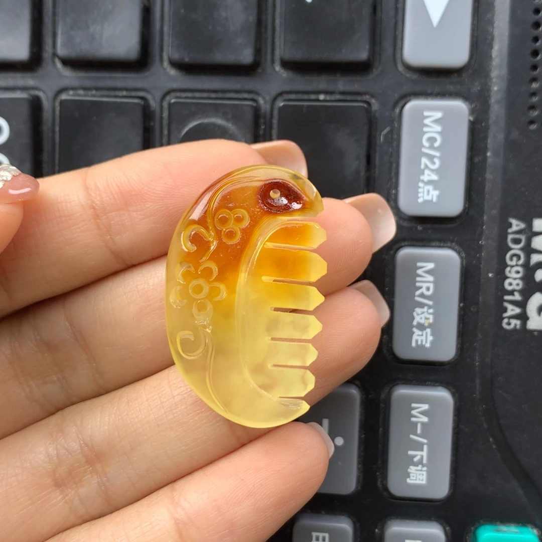 琥珀未镶嵌珠宝奇石