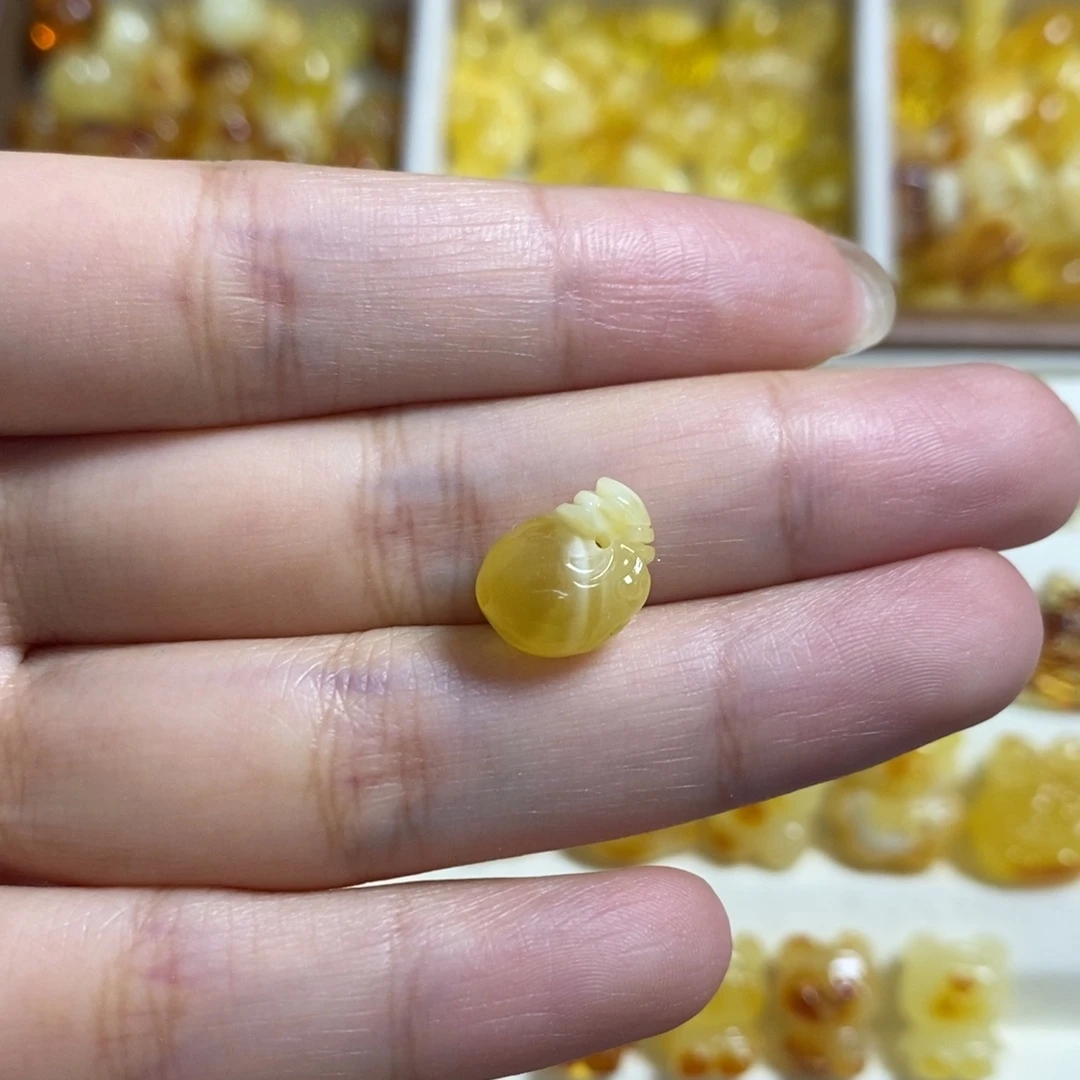 琥珀未镶嵌裸石钱袋