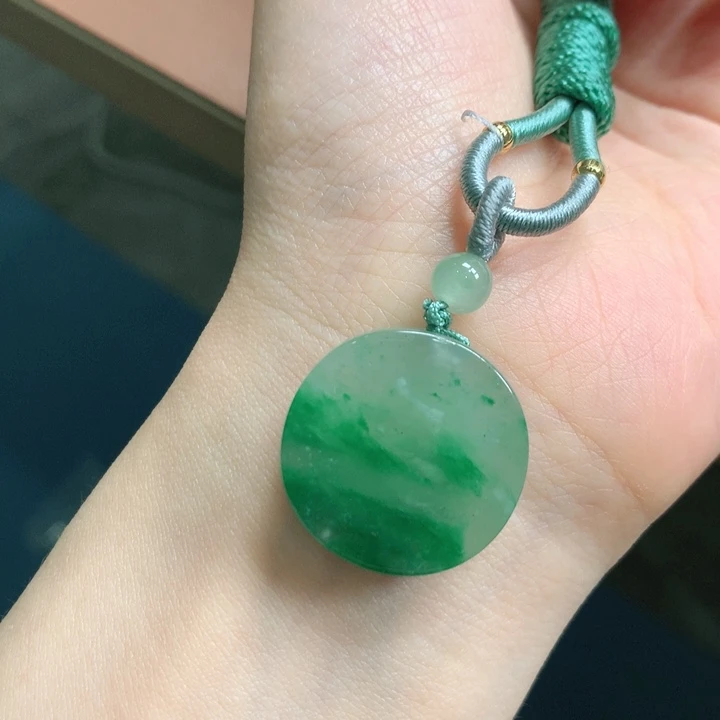 石英质玉未镶嵌颈饰