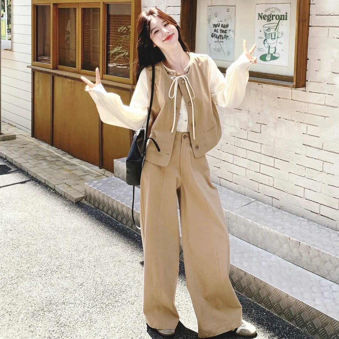 韩系洋气减龄卡其色马甲阔腿裤衬衫三件套女2025秋巨好看ootd套装