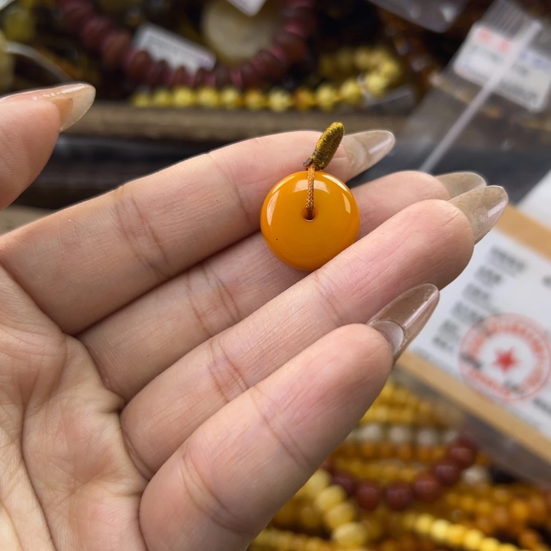 琥珀珠宝奇石未镶嵌