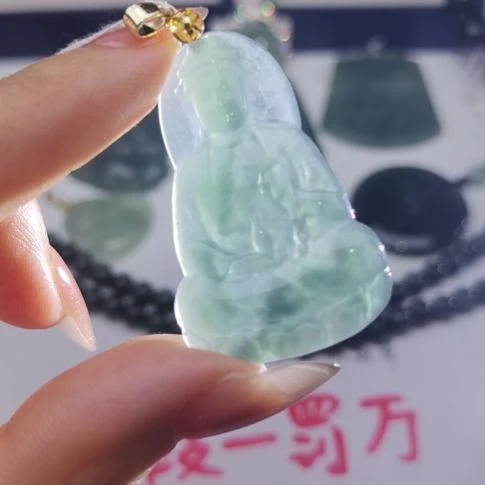 翡翠颈饰未镶嵌天然的A货翡翠多样性发货