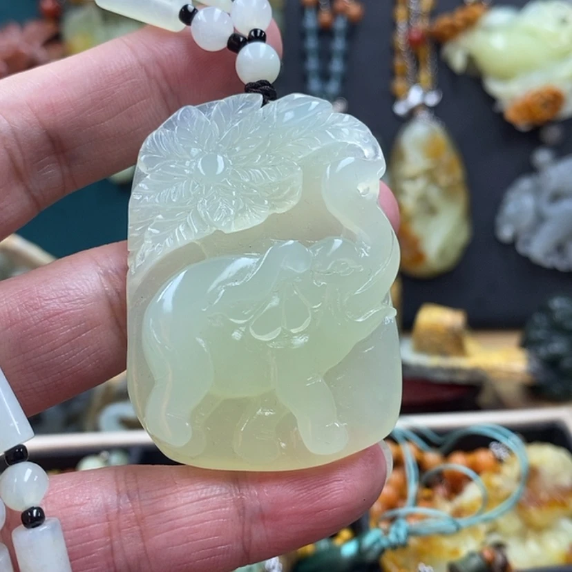 【闪购商品】蛇纹石玉吊坠未镶嵌