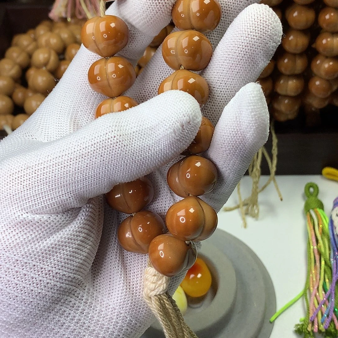 女***花桃核吊坠柯基大屁桃