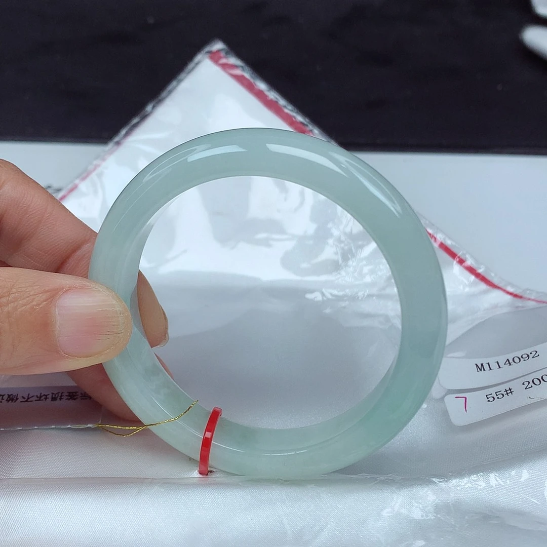 翡翠手镯未镶嵌55圈4092