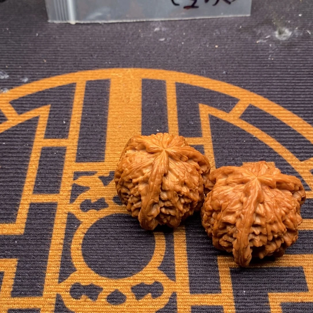 卋***~吊坠文玩核桃白狮子