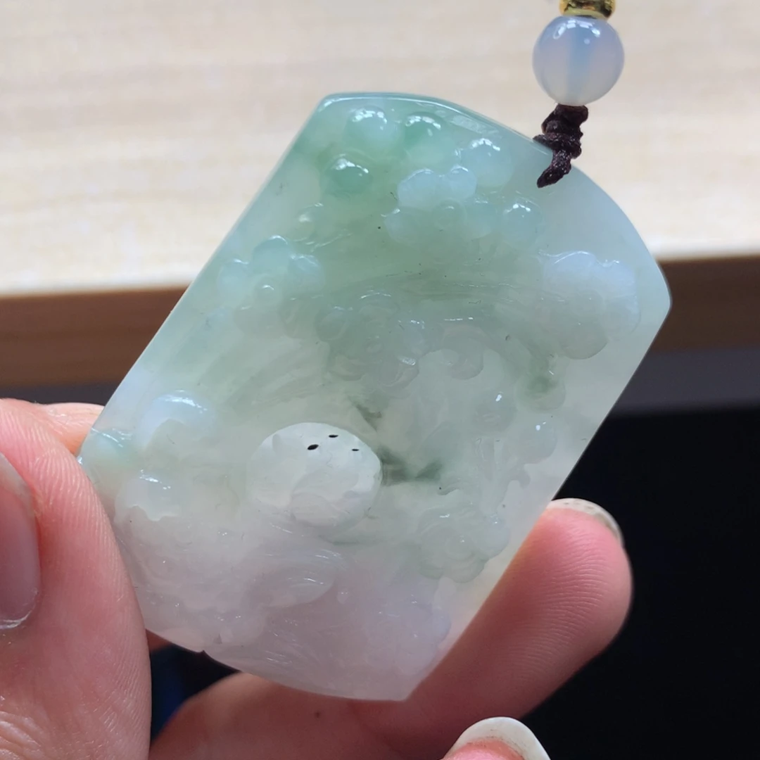 颈饰未镶嵌翡翠吊坠